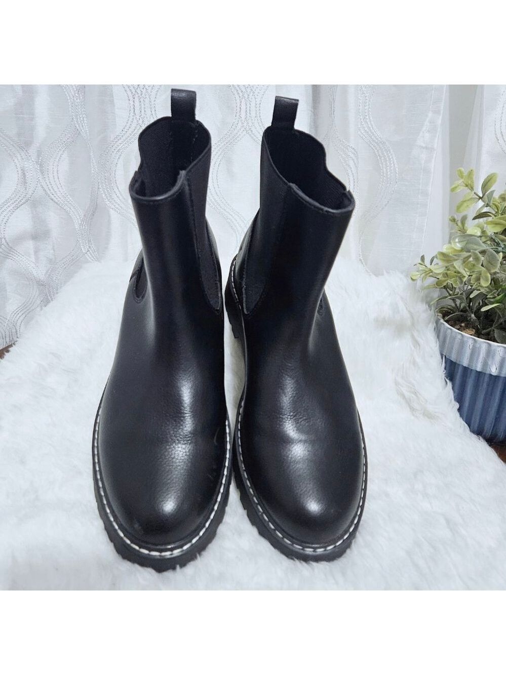 DOLCE VITA Lobera Black Faux Leather Ankle Boots Sz 8 - Picture 2 of 7